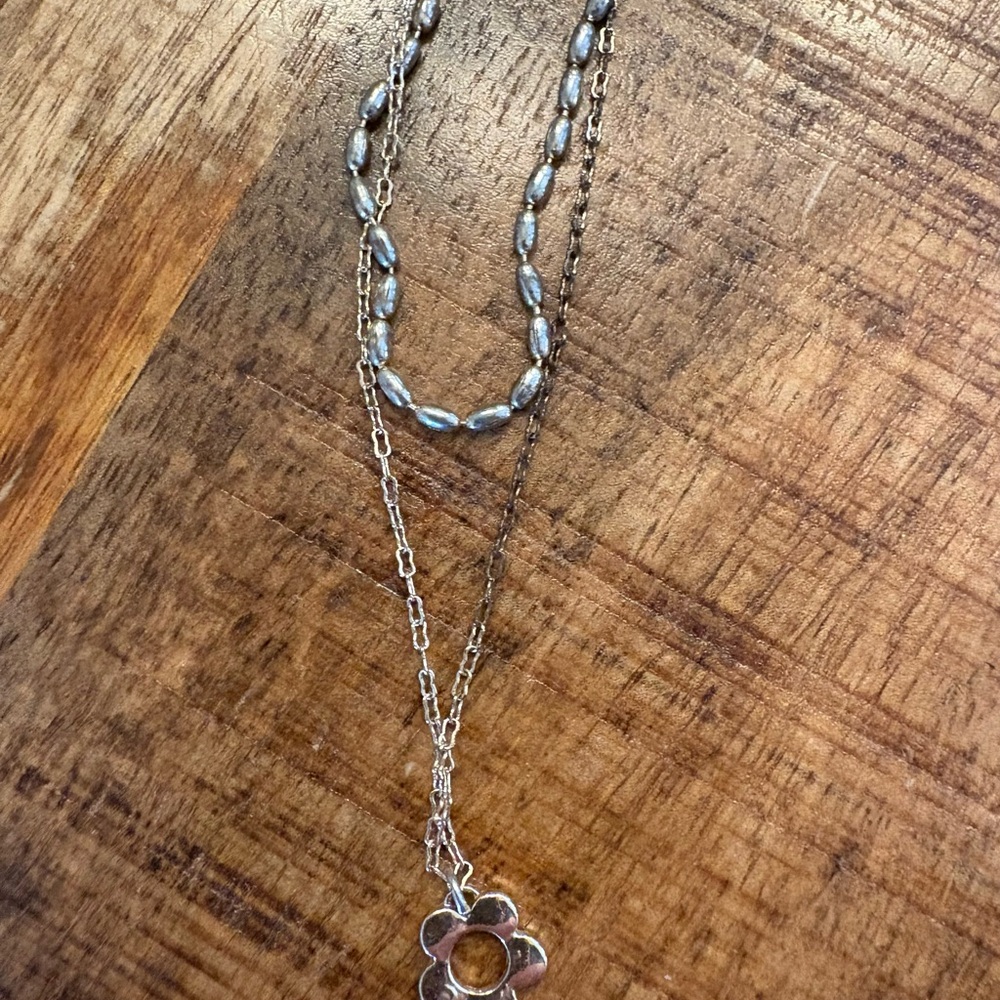 Stainless steel Silver Flower Pendant Necklace